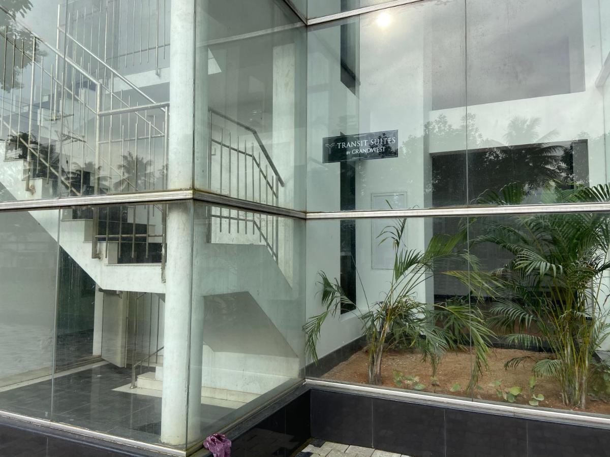 Transit Suites By Grandwest Nedumbassery Exterior foto